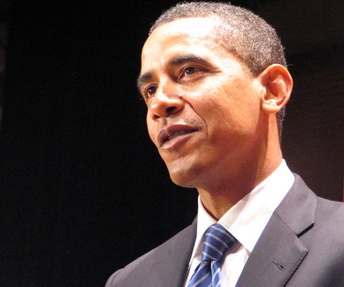 Obama signs tobacco bill, giving government broad new powers